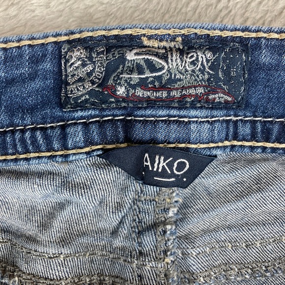 Silver Jeans Co‎ Aiko Capri Jeans Women's W28 Blue Denim Embellished Pockets - Picture 13 of 16
